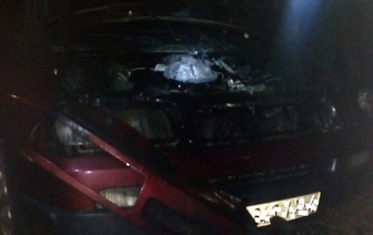 В Волковыске в результате замыкания проводки загорелся автомобиль