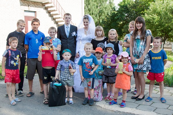 Эльмира и Артем. 12 июля 2013 года, детский приют по ул.Горбатова, г.Волковыска