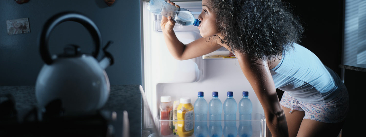Диетолог: отказ от воды на ночь чреват серьезными проблемами со здоровьем