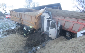 Непогода привела к многочисленным ДТП &#8212; у д. Яновичи столкнулись два грузовика, один человек погиб