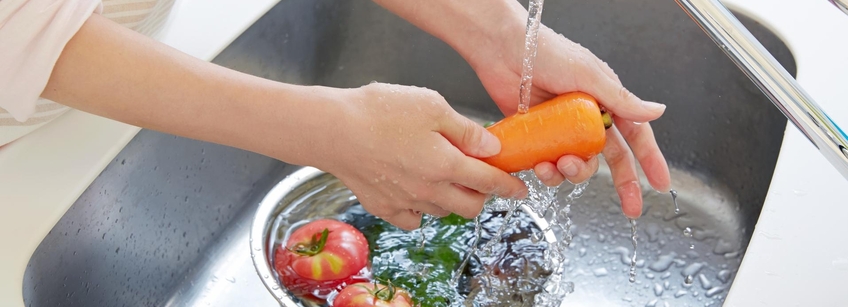 Какие овощи и фрукты нужно мыть не более 10 секунд