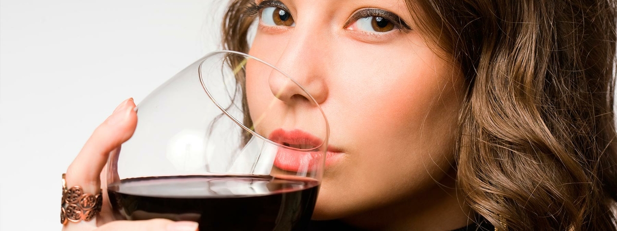 Вся правда о влиянии красного вина на состояние кожи