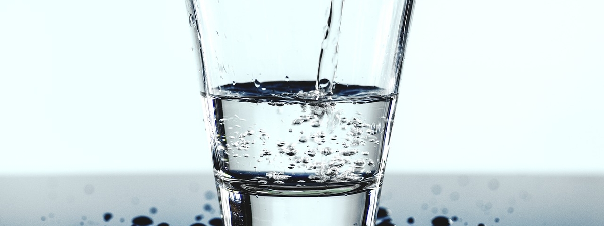 Диетологи рассказали, о напитках, которые полезнее воды