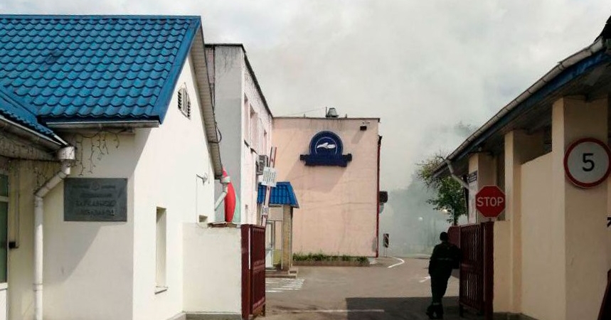 В Волковыске горела крыша одного из зданий хлебозавода