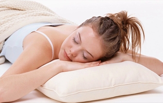 Уснул не так – получишь рак: Сон на животе может разрушить здоровье человека