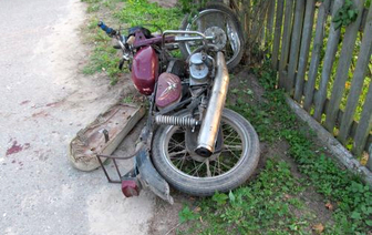 14-летний мотоциклист врезался в опору