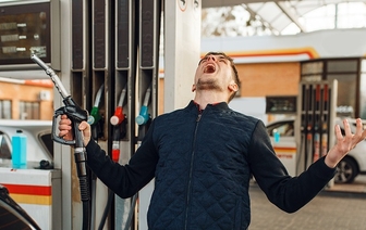 Бензин и дизель снова дорожают в Беларуси с 19 апреля