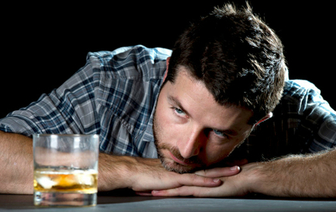 Медики назвали основные причины алкоголизма