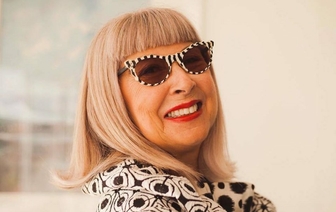 «Стареть с позитивом»: 68-летняя звезда модного Инстаграм-аккаунта