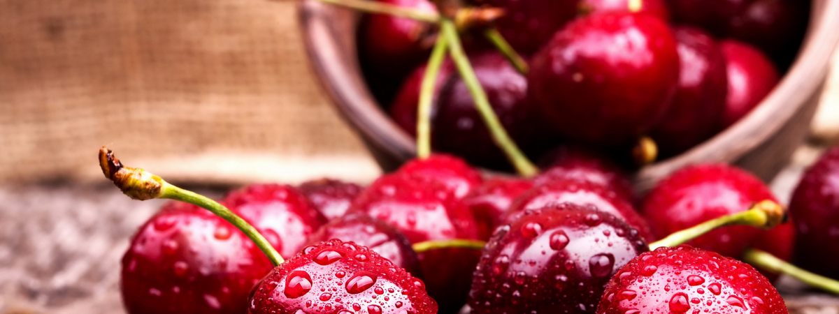 Снизит риск инсульта и улучшит память: Медики назвали уникальную летнюю ягоду