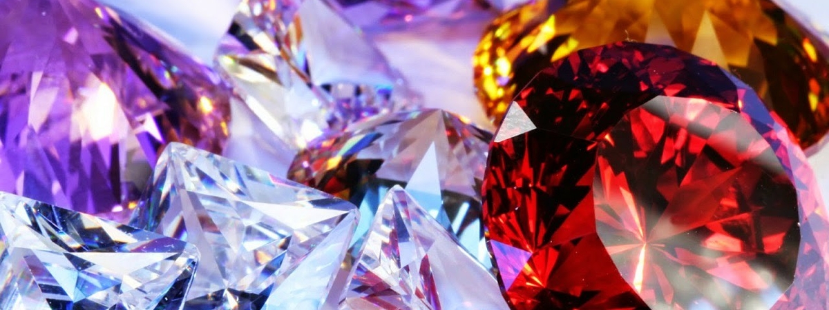 Сила природных кристаллов: какие драгоценные камни опасно носить в виде украшений