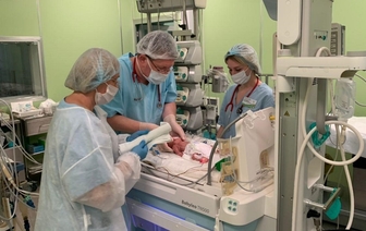 Белорусские детские кардиохирурги провели уникальную операцию 930-граммовой малышке