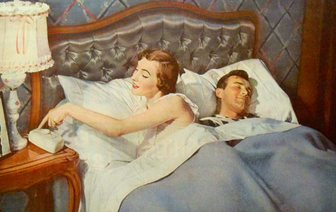 С какой стороны муж должен спать от жены: народная примета