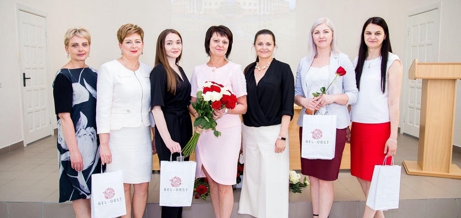 Коллектив ИООО «БЕЛ-ОБСТ» поздравил медработников района с профессиональным праздником