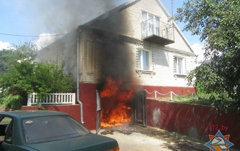 Пожар в гараже по улице Вавилова уничтожил автомобиль (фото)