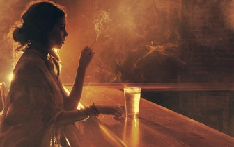 Запрет курения в барах оказался полезен для богатых и образованных