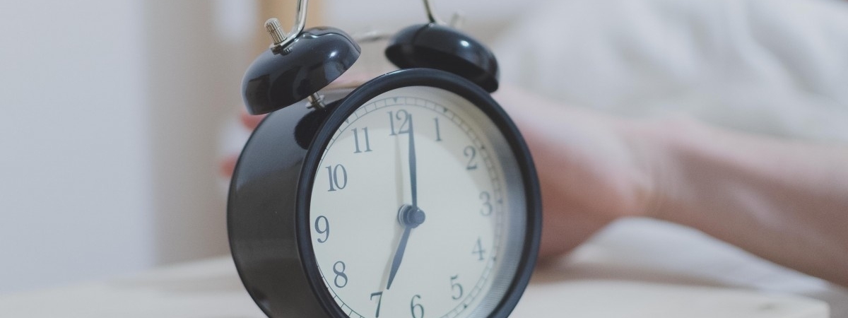 Если утром хочется убить будильник: Сомнолог назвал 5 хитростей для легкого пробуждения