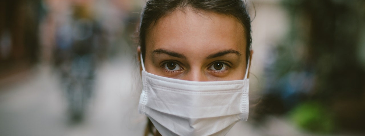 Как правильно носить медицинскую маску, чтобы не заболеть коронавирусом