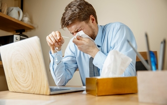 Как не подхватить грипп в офисе: советы от терапевтов