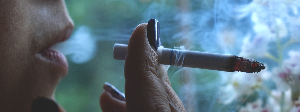 Неравенство. Ученые объяснили, почему женщинам труднее бросить курить