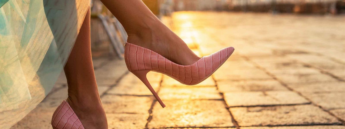 Стильно и опасно: как обувь на высоких каблуках влияет на здоровье