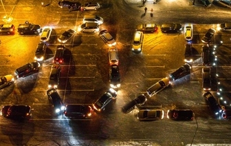 В Волковыске автолюбители по-своему встретили Новый год
