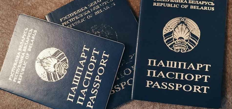 Минюст: Продленные на шесть месяцев паспорта действительны только внутри страны