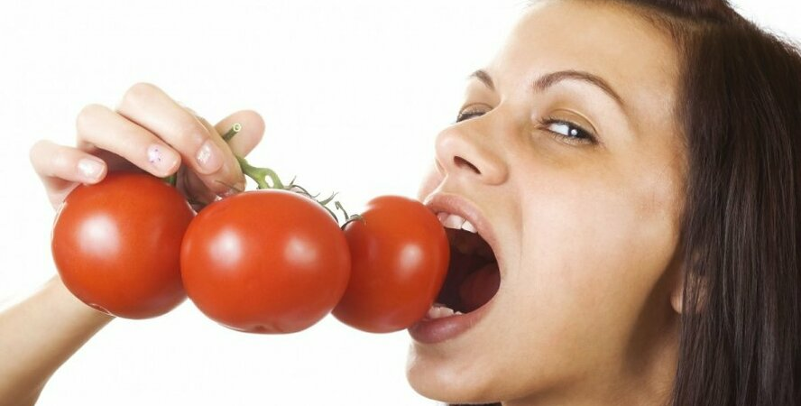 Кому нельзя есть помидоры 