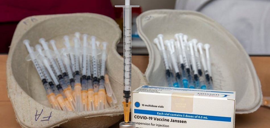 Эстония признает все используемые в мире вакцины 