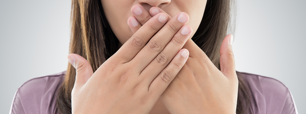 Откуда берется неприятный запах изо рта: ответ ученых