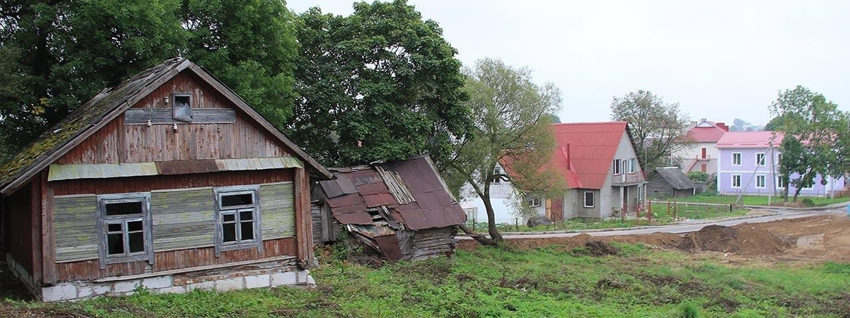 В Беларуси создадут базу пустующих и ветхих домов, которые можно будет купить за одну базовую