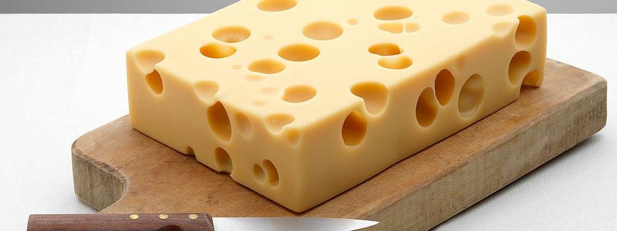 Нидерландский сыр для вечной молодости: «Дырявое» лакомство признано источником долголетия