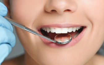 Стоматологи предупреждают, что фруктовые соки могут повредить вашим зубам