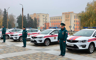 14 новых легковых GEELY передали в подразделения МЧС Гродненской области