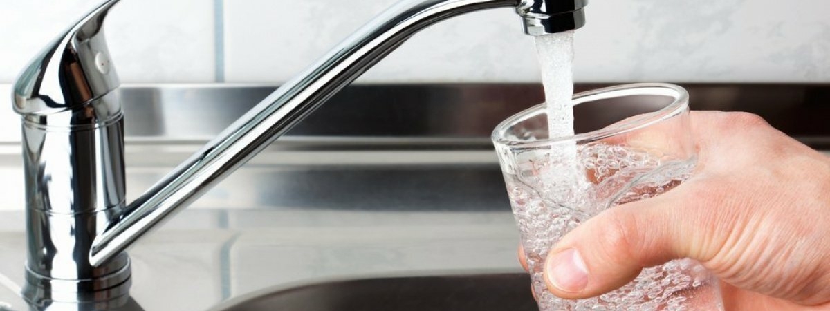 Появляются токсичные соединения: Ученые предупредили о вреде хлорирования питьевой воды