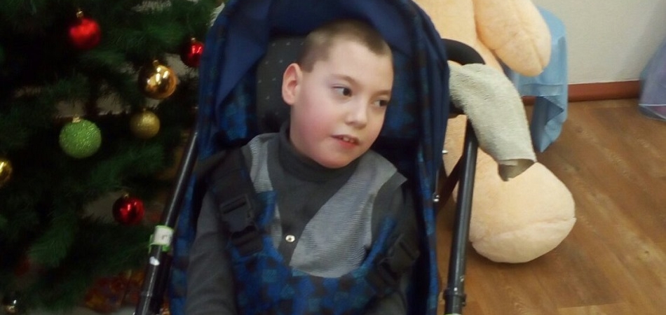 Сидеть в коляске без боли… 12-летнему Вадиму Романчуку нужна ваша помощь!