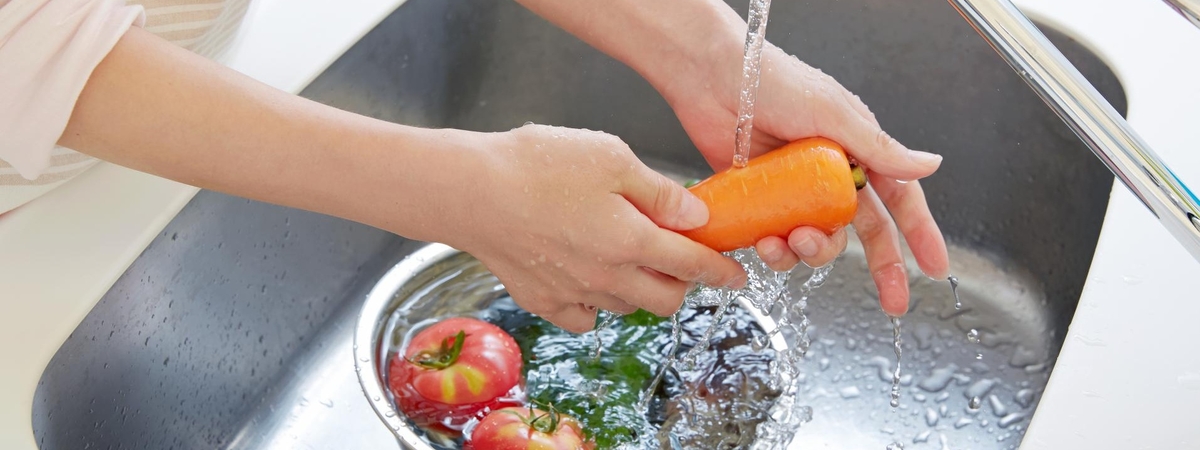 Какие овощи и фрукты нужно мыть не более 10 секунд