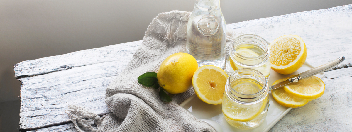 Почему полезно пить теплую воду с добавлением цитрусовых: 8 плюсов для здоровья