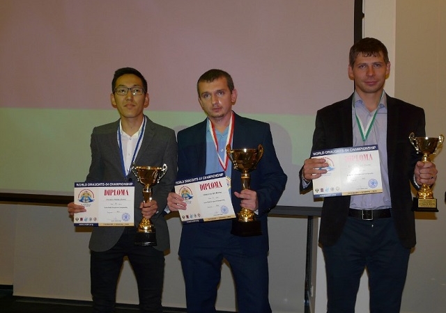Игорь Михальченко стал чемпионом мира по шашкам в молниеносной игре