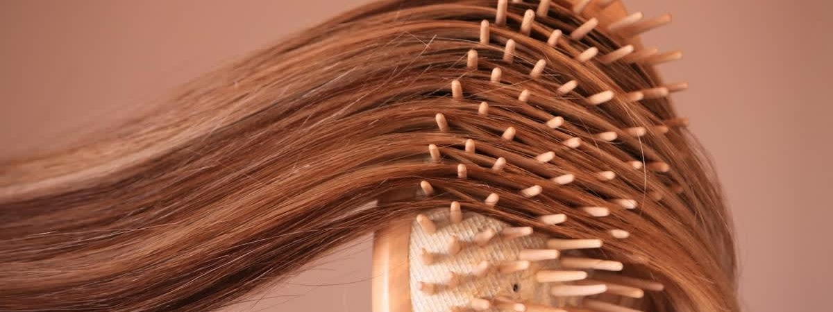 Волосы поредели – поможет массаж шеи: Эксперты нашли метод от зимнего облысения