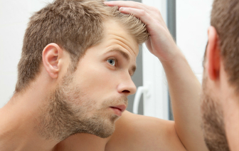 Рак у мужчин можно определить по волосам
