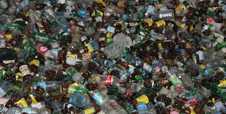 С 2021го в Беларуси полностью запретят продажу пива  в пластиковых бутылках объемом более 1 литра